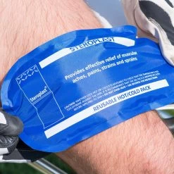 Reusable Hot & Cold Pack & Nylon Sleeve -Sports Outdoor Store ke32de723fde68b8b55c57e83281eff41